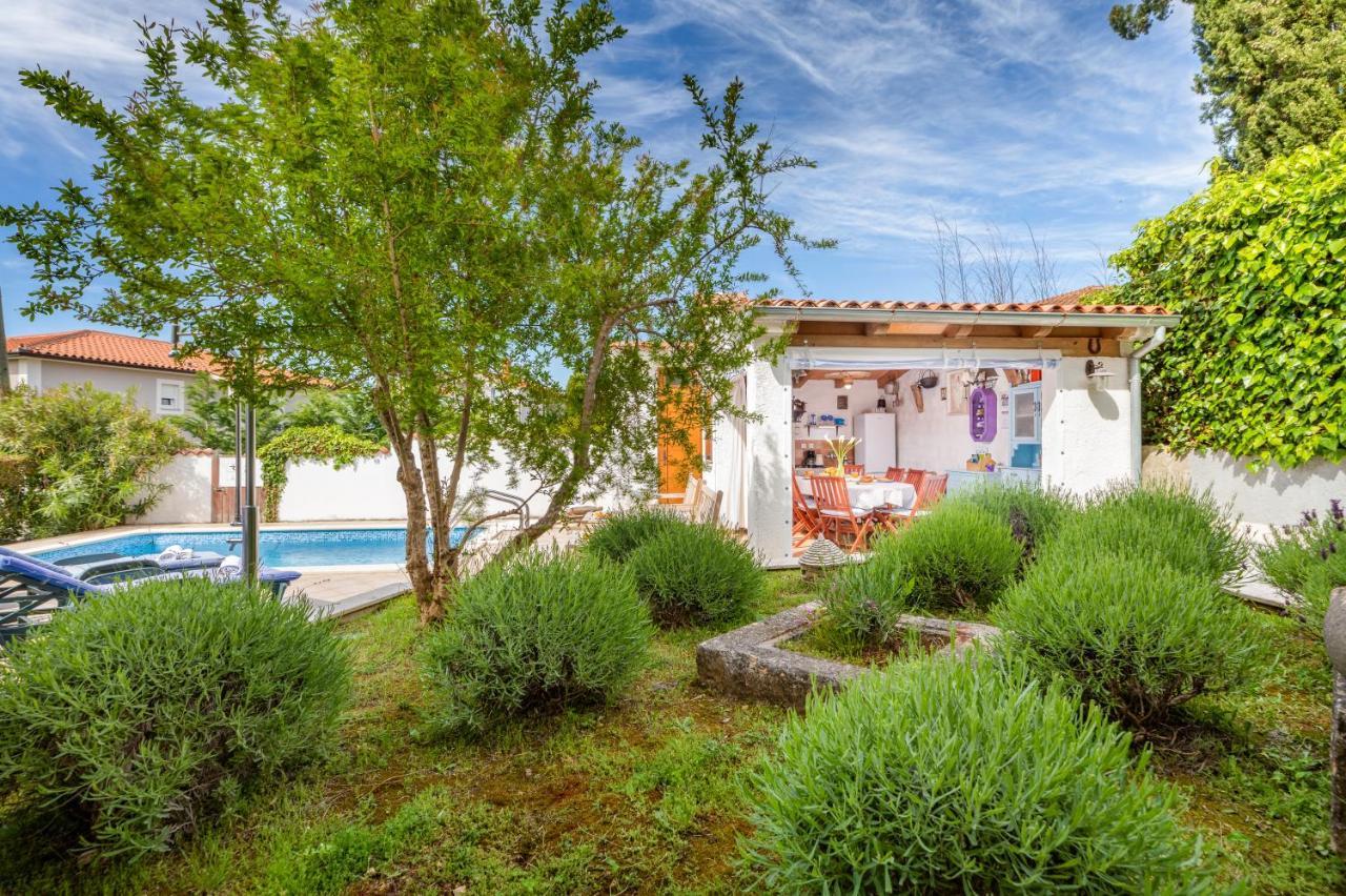 Nature & Sea Holiday Home With Pool Pula Buitenkant foto