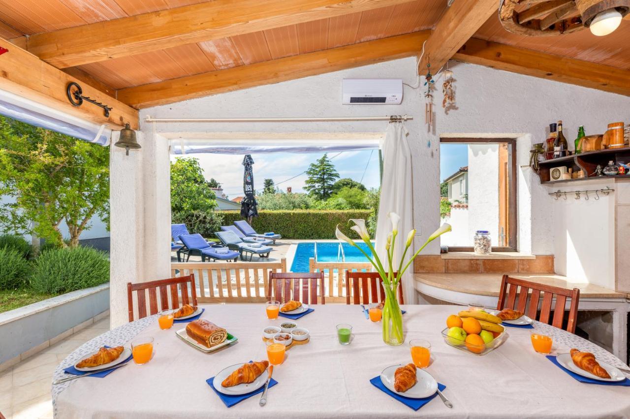 Nature & Sea Holiday Home With Pool Pula Buitenkant foto