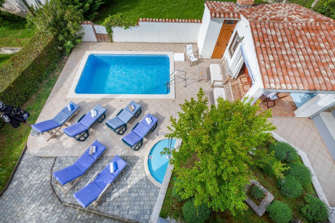 Nature & Sea Holiday Home With Pool Pula Buitenkant foto