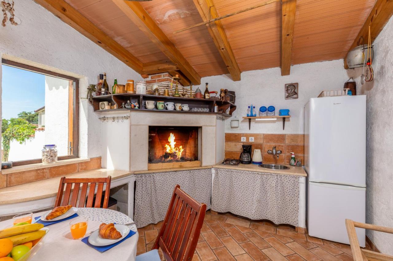 Nature & Sea Holiday Home With Pool Pula Buitenkant foto