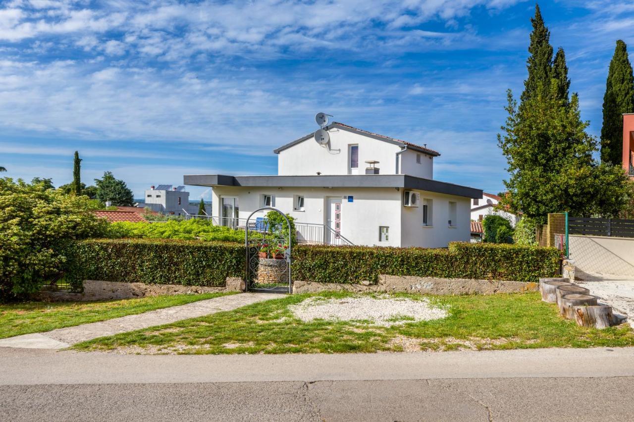 Nature & Sea Holiday Home With Pool Pula Buitenkant foto