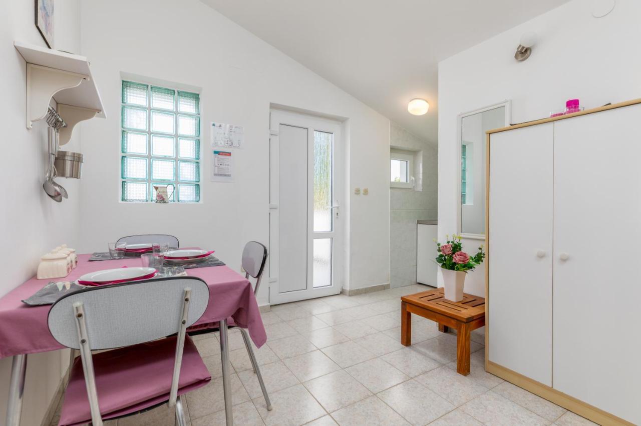 Nature & Sea Holiday Home With Pool Pula Buitenkant foto